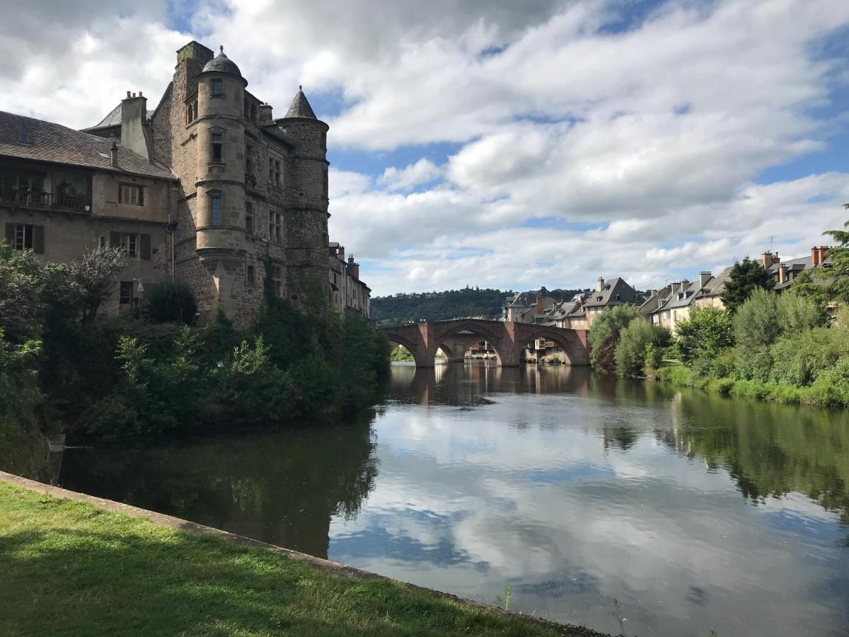 Gite Le Couderc De Coubisou, Grange Renovee Buitenkant foto